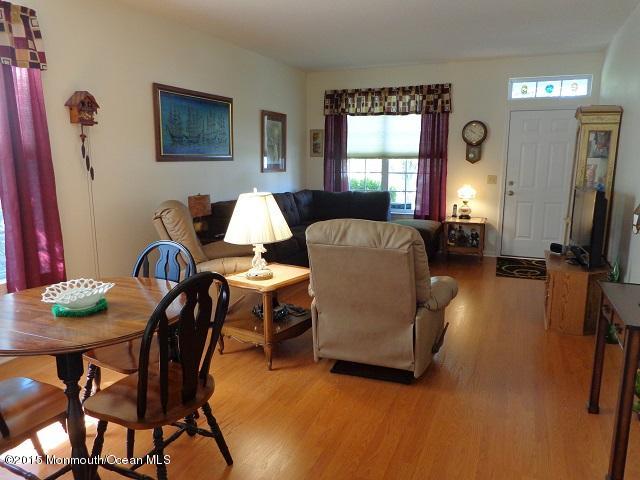 87 Quail Road Barnegat, NJ 08005 - Photo 5 of 19 87 Quail Living Dining Room