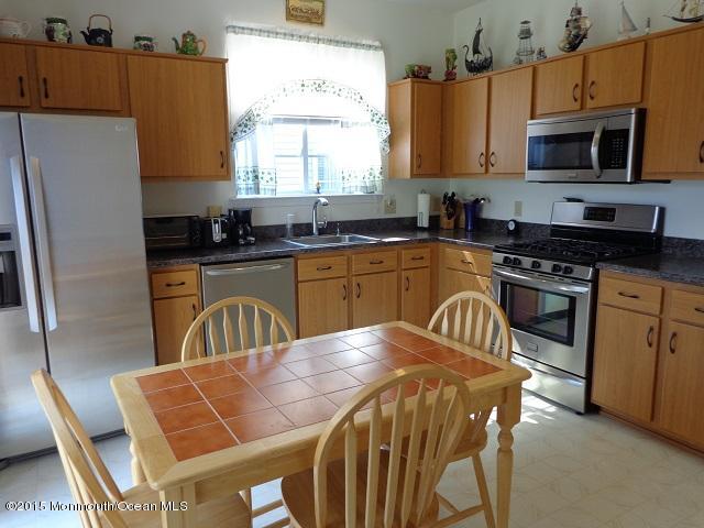 87 Quail Road Barnegat, NJ 08005 - Photo 6 of 19 87 Quail Kitchen