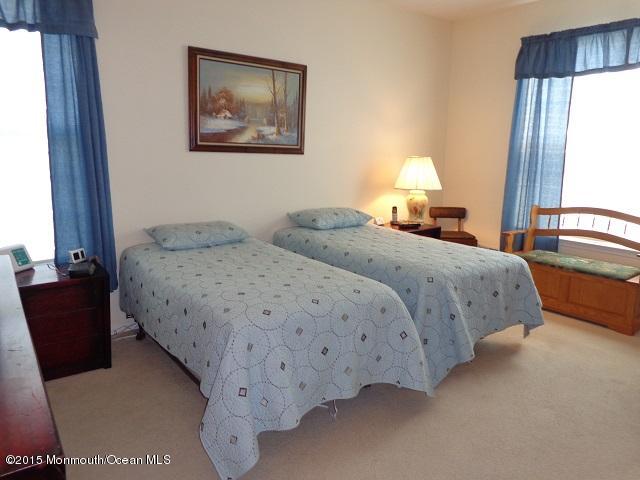 87 Quail Road Barnegat, NJ 08005 - Photo 9 of 19 87 Quail Master Bedroom