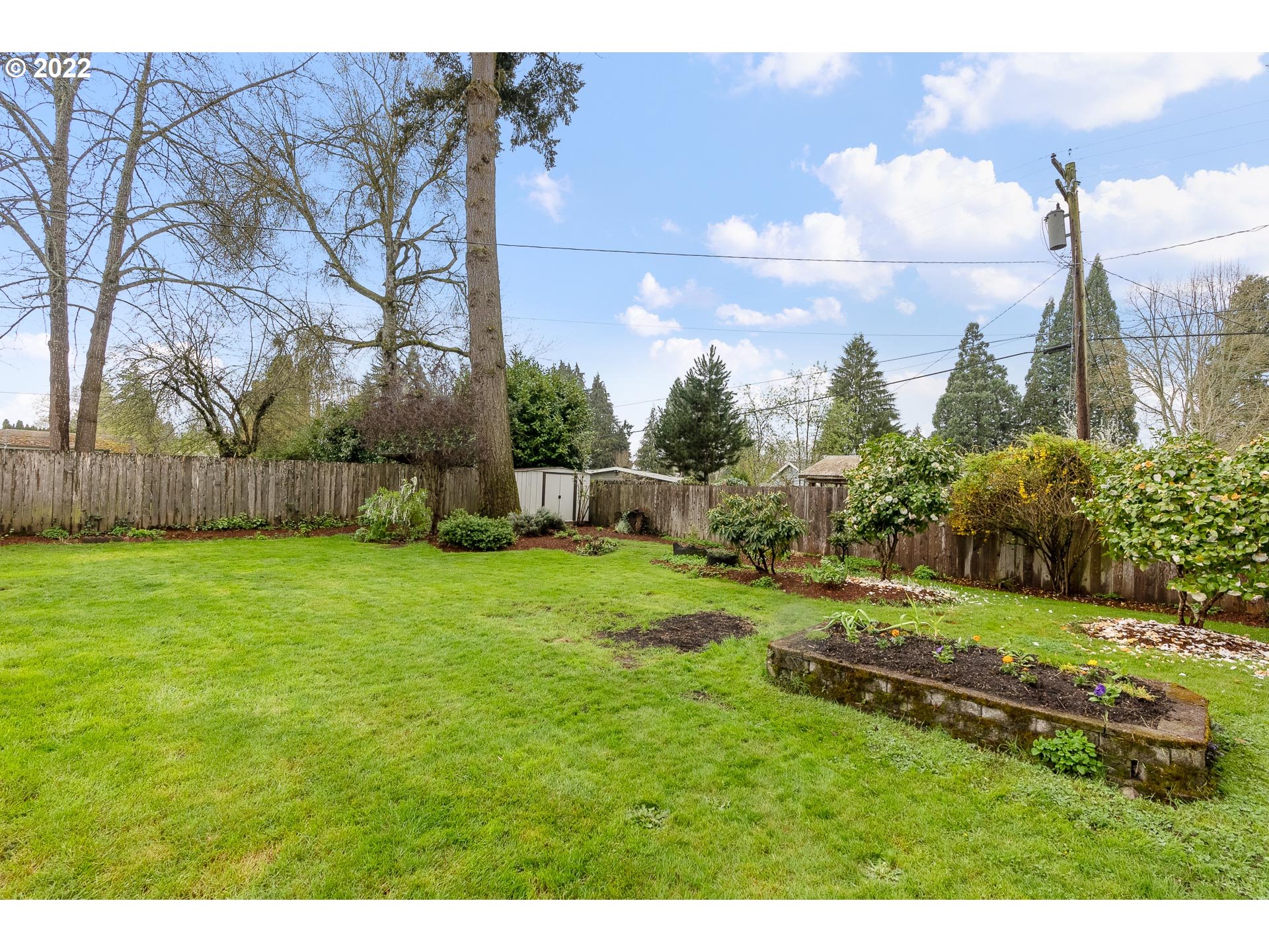 2900 Manor Drive Springfield, OR 97477 - Photo 28 of 32 a view of a back yard
