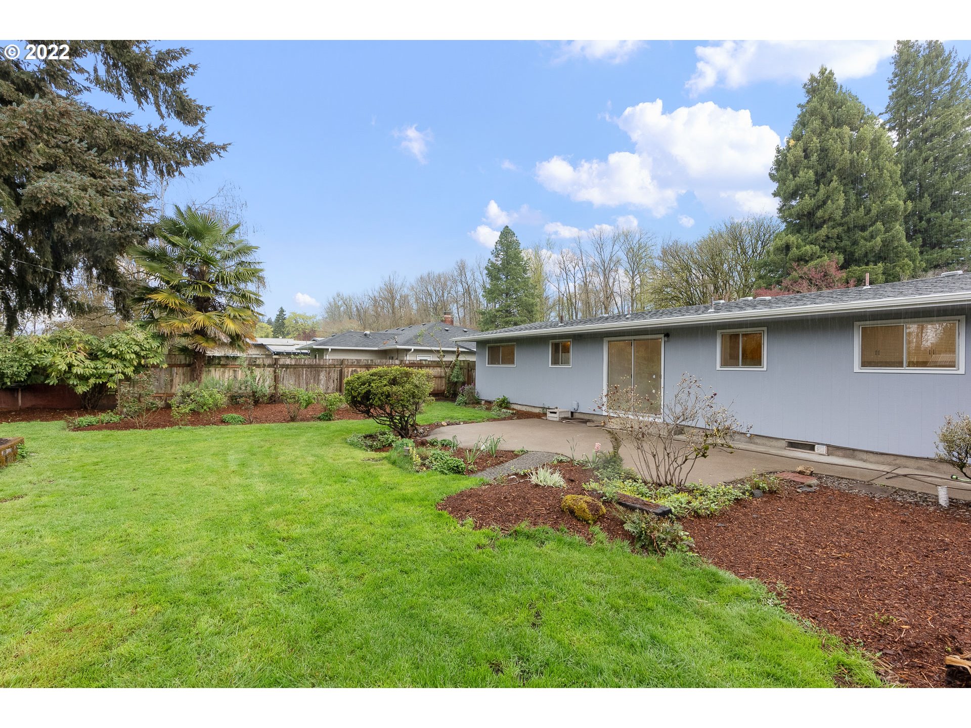 2900 Manor Drive Springfield, OR 97477 - Photo 29 of 32 a view of back yard of the house
