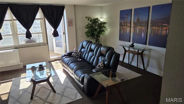 $52,500 | 210 North 17th Street, Unit 906, St. Louis, MO 63103