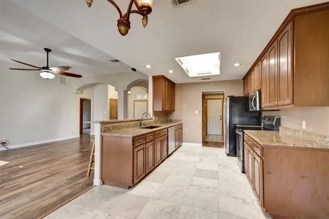 $2,100 | 21415 Boggy Ford Road, Lago Vista, TX 78645