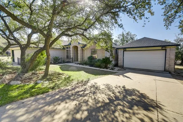 $2,100 | 21415 Boggy Ford Road, Lago Vista, TX 78645