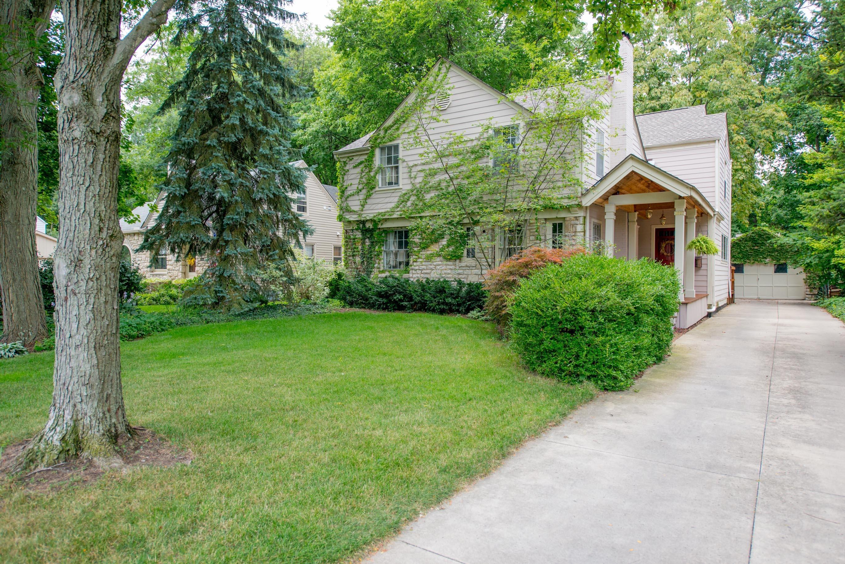2667 Andover Road Columbus, OH 43221 - Photo 1 of 16