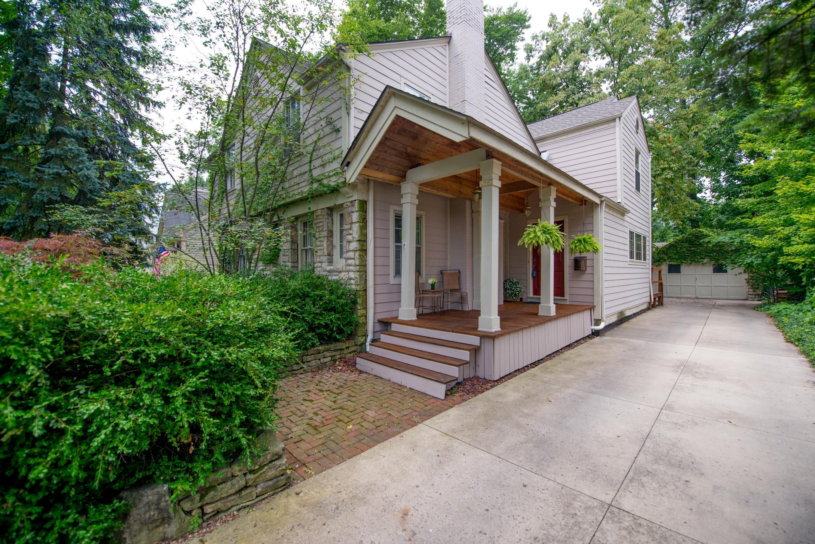 2667 Andover Road Columbus, OH 43221 - Photo 3 of 16