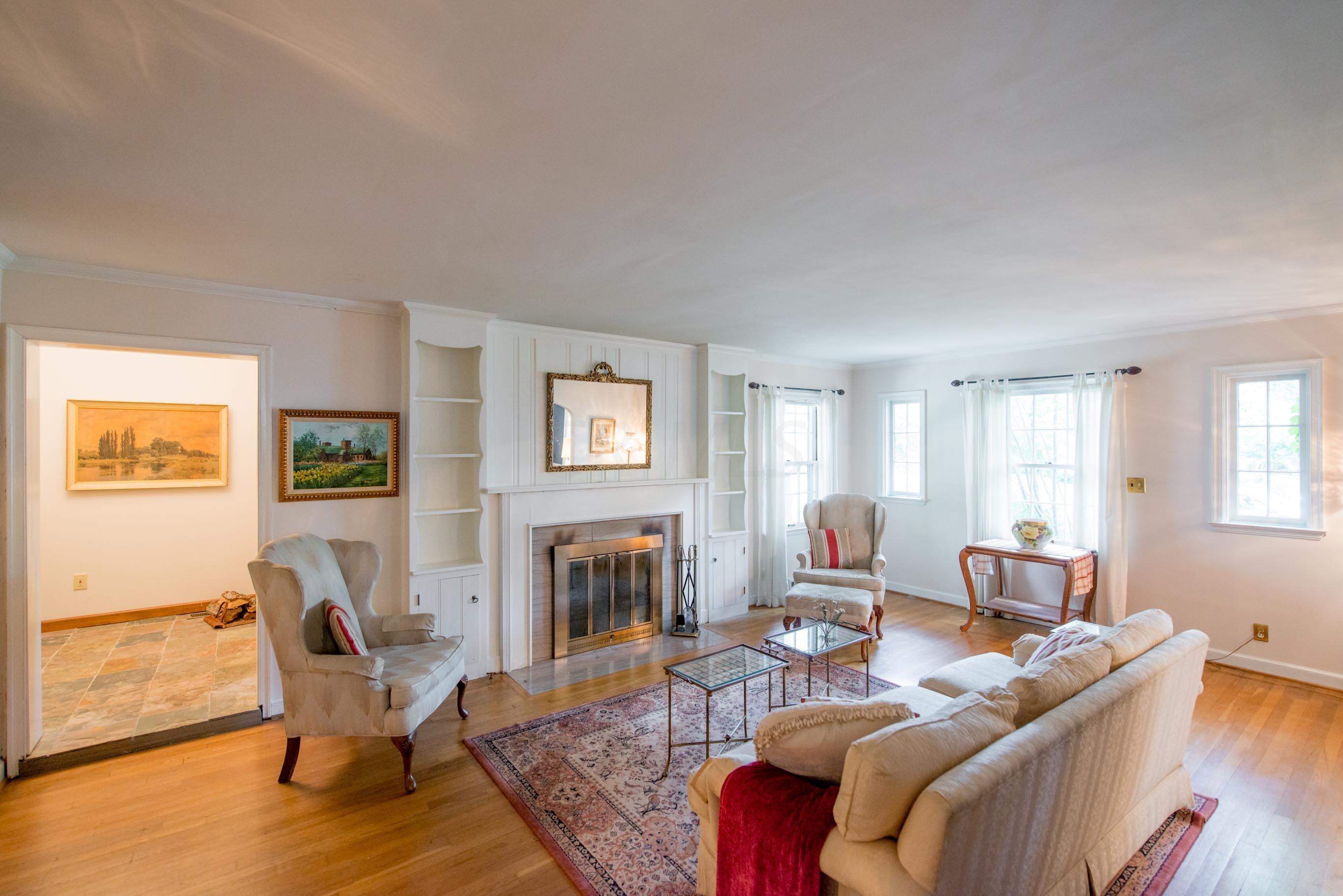 2667 Andover Road Columbus, OH 43221 - Photo 4 of 16