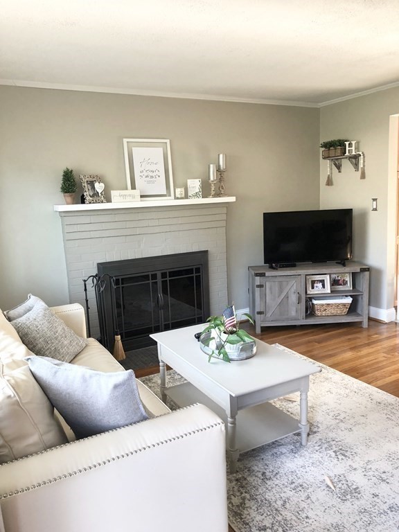 60 Ardmore Road Framingham, MA 01702 - Photo 5 of 35 Gallery Image 5