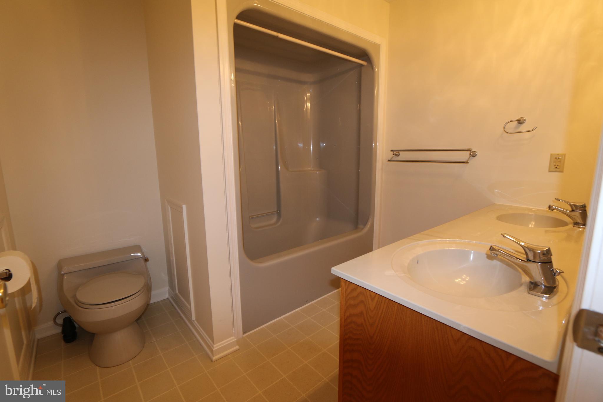 21712 Chewsville Road Smithsburg, MD 21783 - Photo 19 of 30 Main Hall Bath