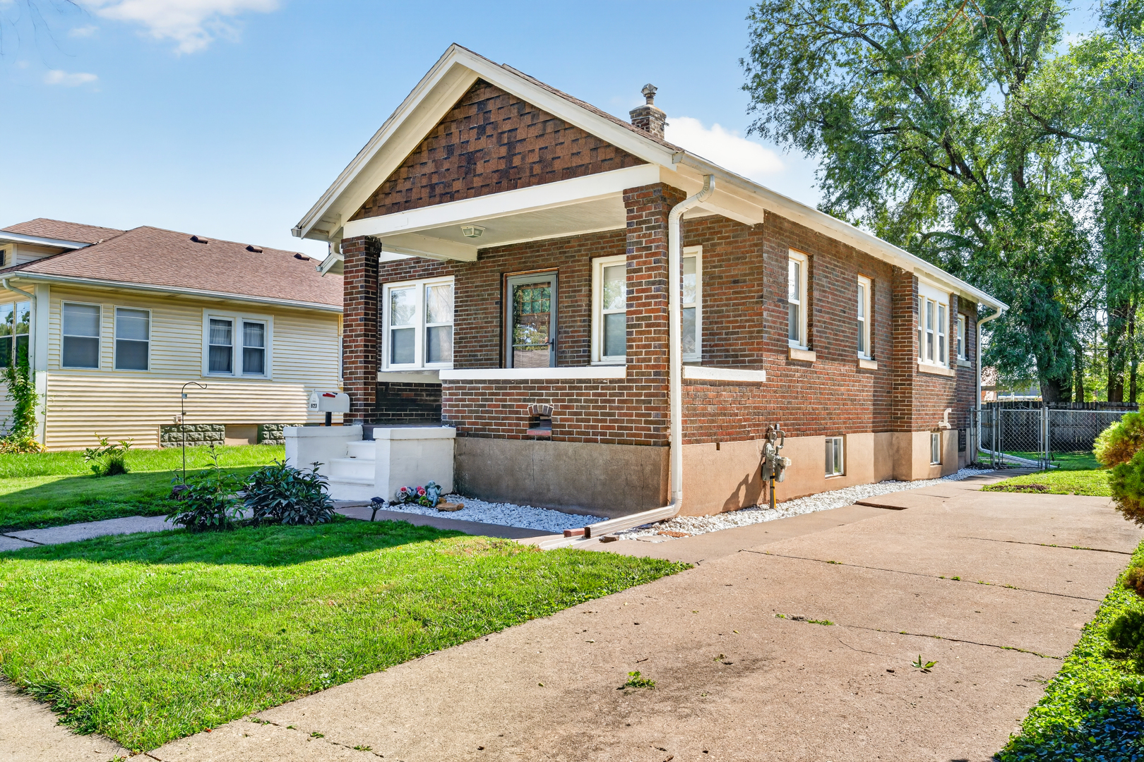 823 Pershing Boulevard Clinton, IA 52732 - Photo 2 of 26 Gallery Image 2