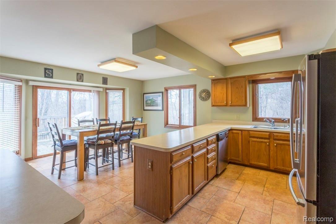 36800 Howard Road Farmington, MI 48331 - Photo 8 of 30 15-Howard_36800.jpg