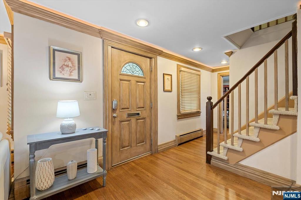 694 Sunset Road Teaneck, NJ 07666 - Photo 3 of 30