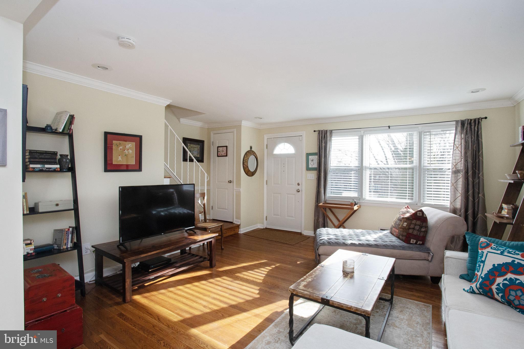 1678 Kirkwood Road Baltimore, MD 21207 - Photo 9 of 34 LIVING ROOM