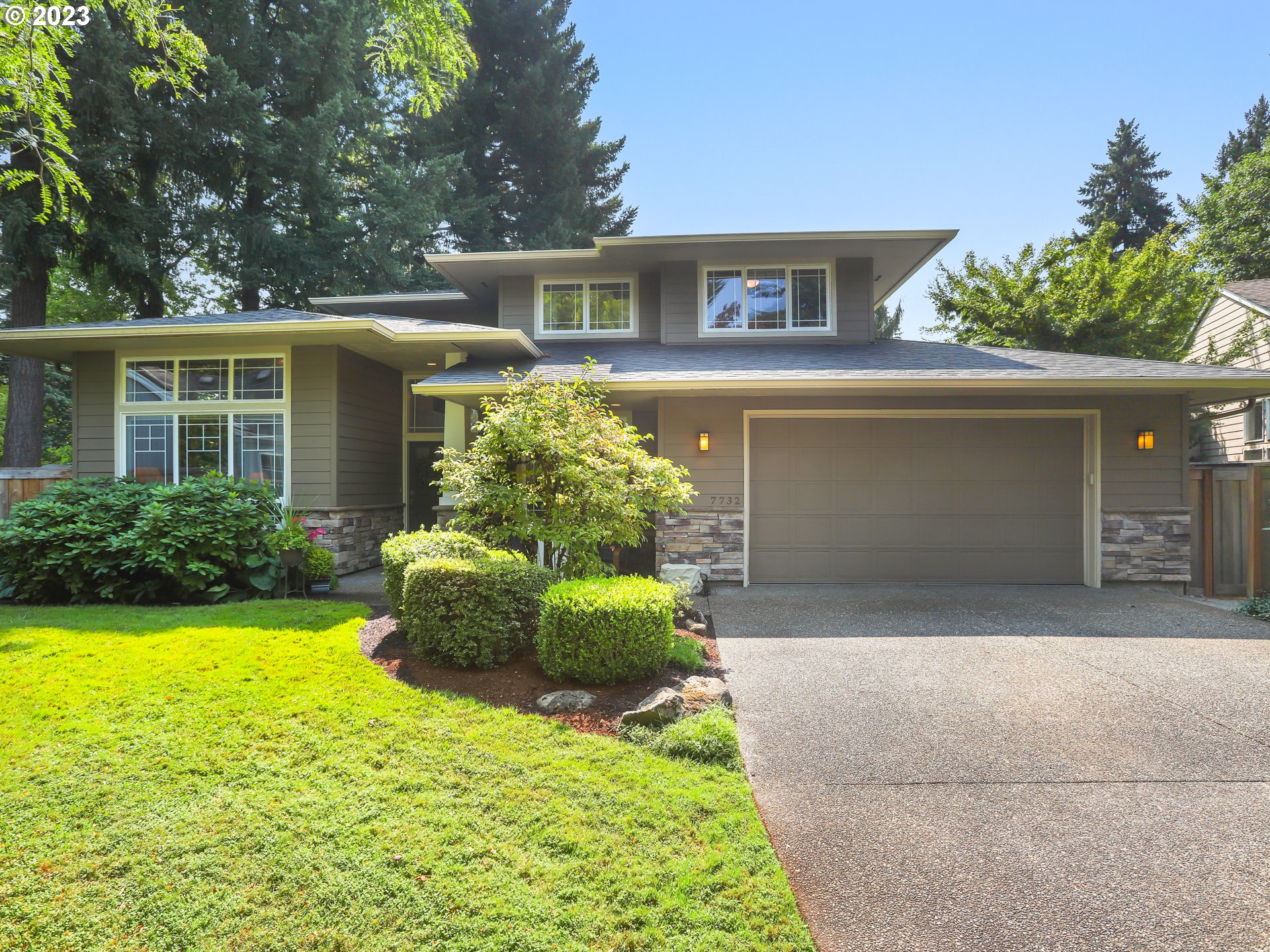 7732 Southwest Red Hawk Court Portland, OR 97224 - Photo 1 of 41