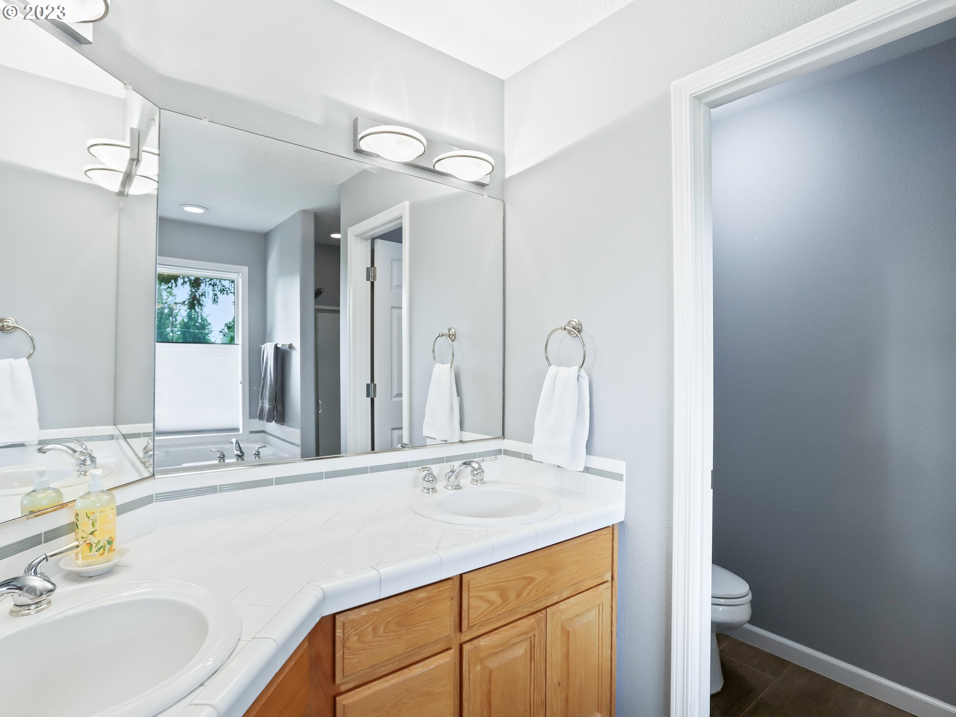 7732 Southwest Red Hawk Court Portland, OR 97224 - Photo 27 of 41