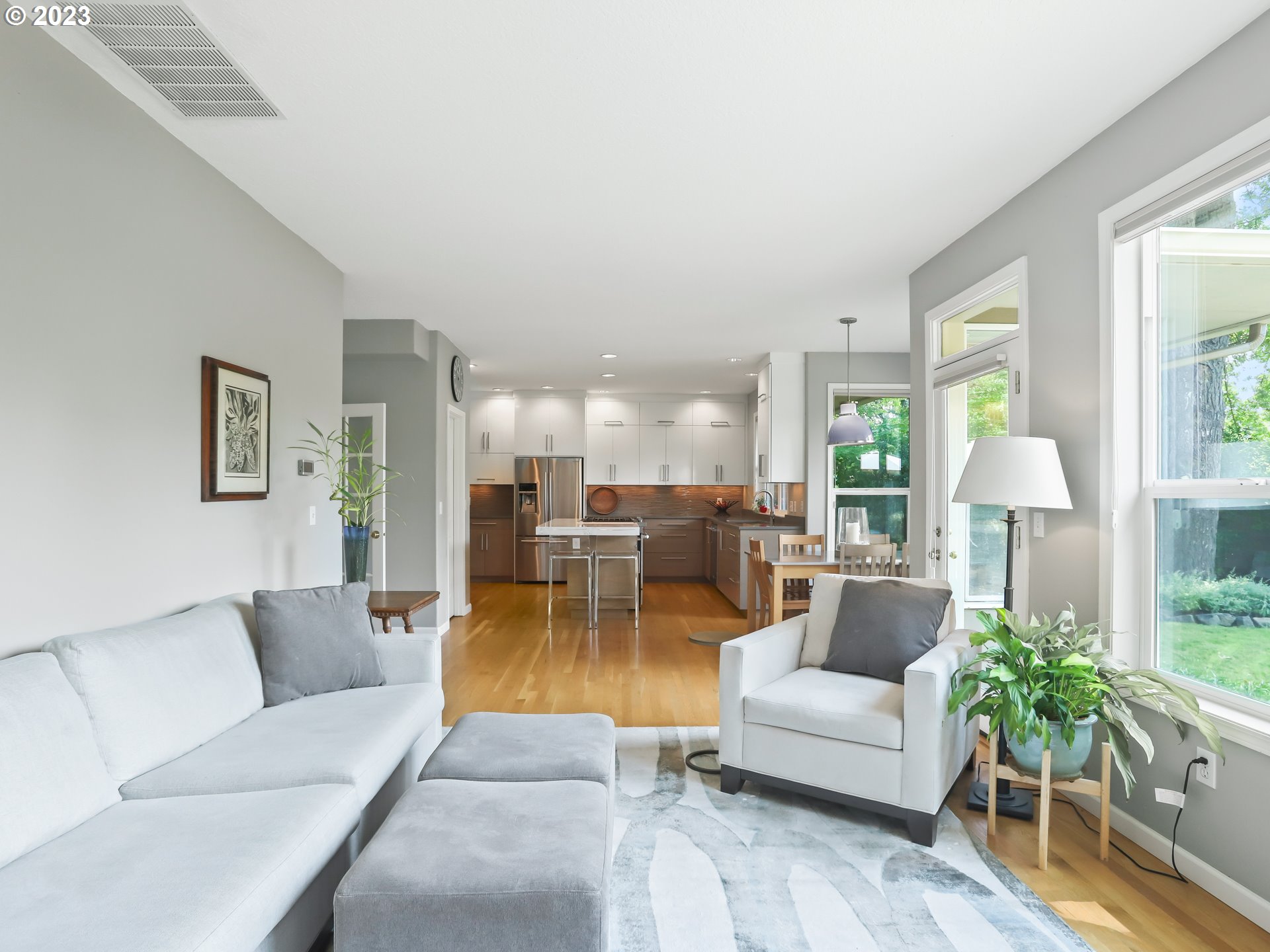 7732 Southwest Red Hawk Court Portland, OR 97224 - Photo 10 of 41