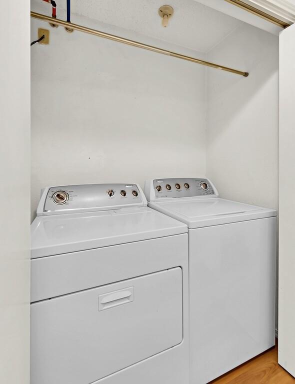 112 Pleasant Grove Lane Waco, TX 76712 - Photo 17 of 34 a utility room with dryer and washer