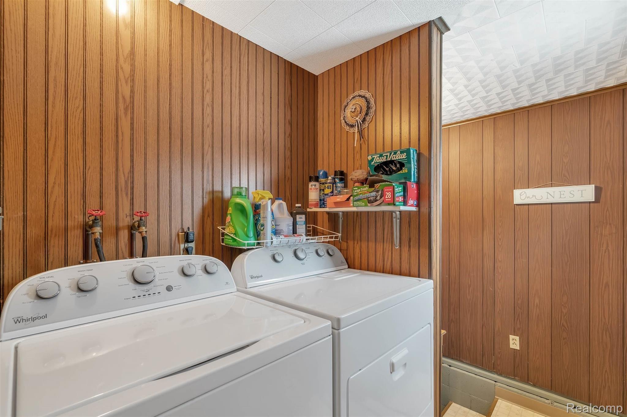 5284 West Carpenter Road Flint, MI 48504 - Photo 16 of 31 17-5284 W Carpenter Rd-WindowStill-Real-Estate-Photography-16.jpg