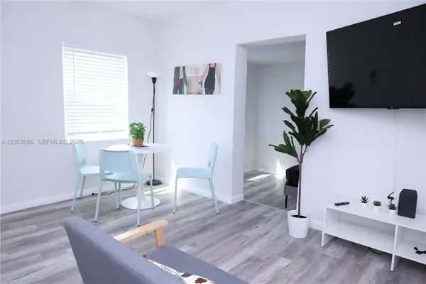 $2,200 | 1109 Southwest 37th Avenue, Unit 1115, Miami, FL 33135