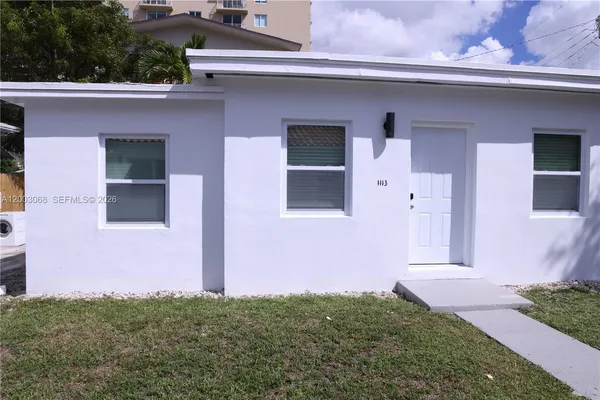 $2,200 | 1109 Southwest 37th Avenue, Unit 1115, Miami, FL 33135
