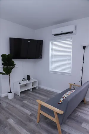 $2,200 | 1109 Southwest 37th Avenue, Unit 1115, Miami, FL 33135