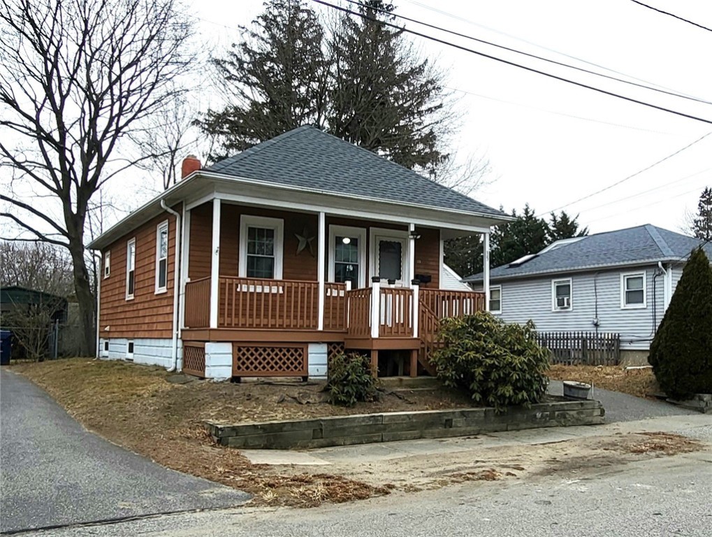 35 Transit Street Warwick, RI 02889 - Photo 3 of 18