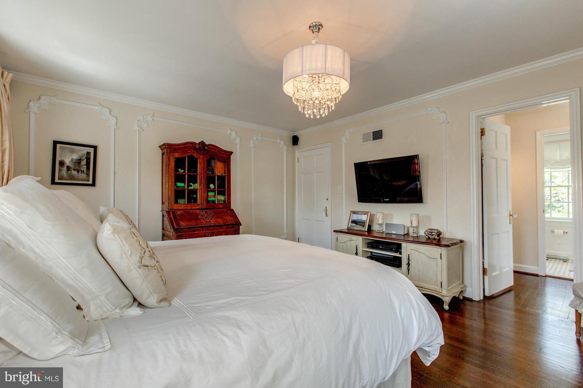 4636 Reservoir Road Northwest Washington, DC 20007 - Photo 11 of 23 Owner's Suite