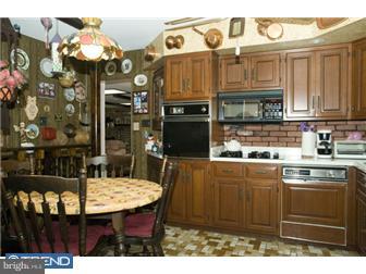 697 C Lenni Road Aston, PA 19014 - Photo 6 of 9 Kitchen
