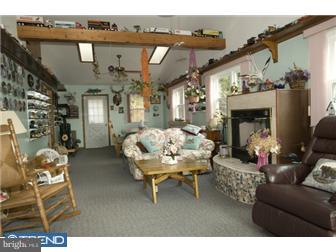 697 C Lenni Road Aston, PA 19014 - Photo 9 of 9 Great Room