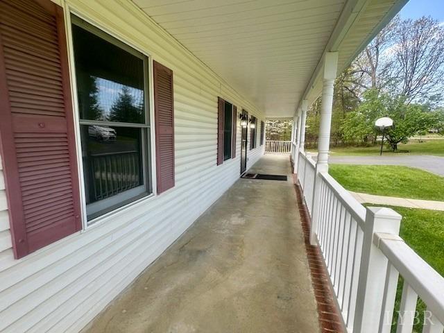 124 Twin Lakes Road Evington, VA 24550 - Photo 2 of 36 Gallery Image 2