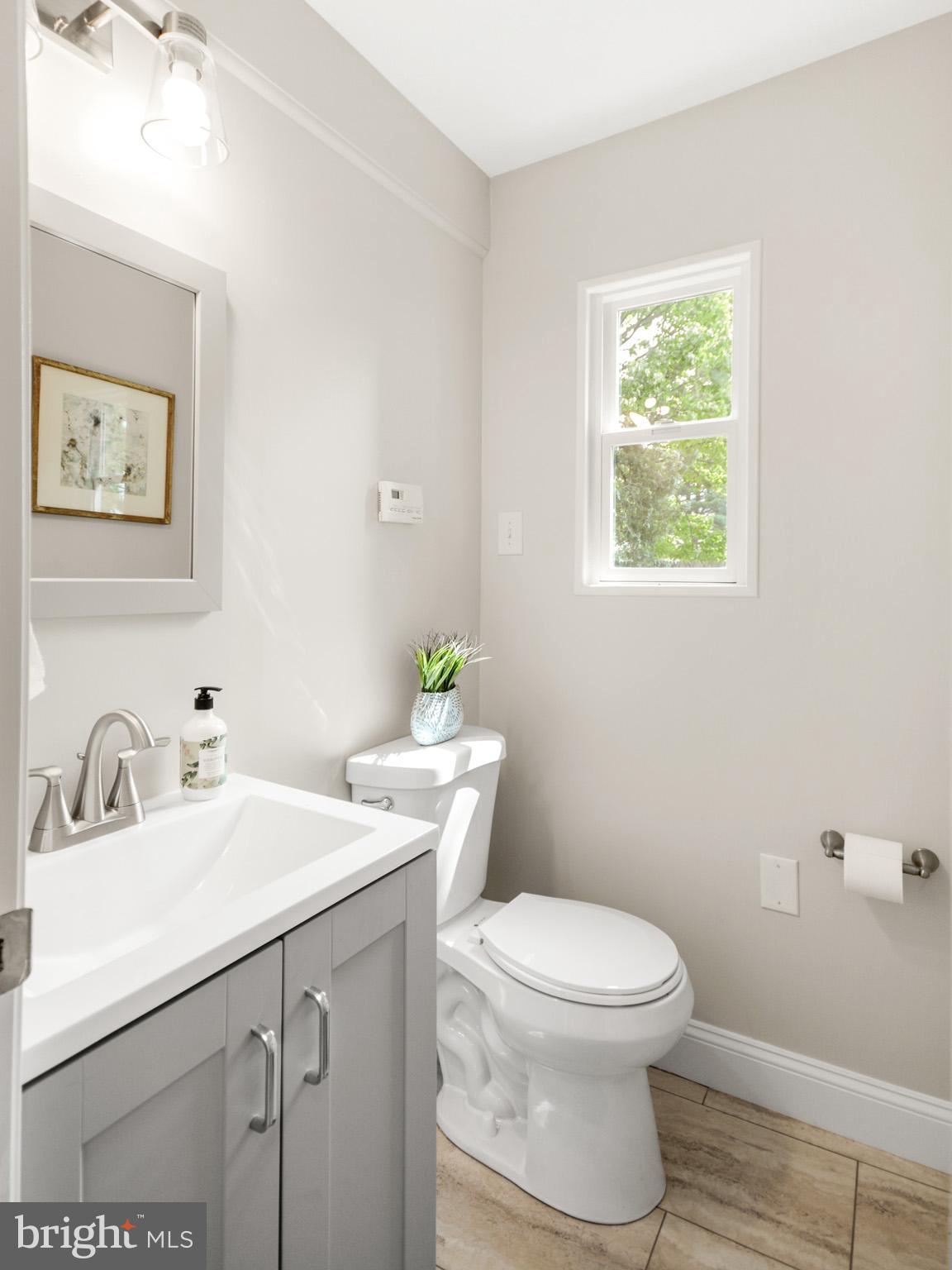 5610 Adamstown Road Adamstown, MD 21710 - Photo 31 of 58 Powder room on the first floor.