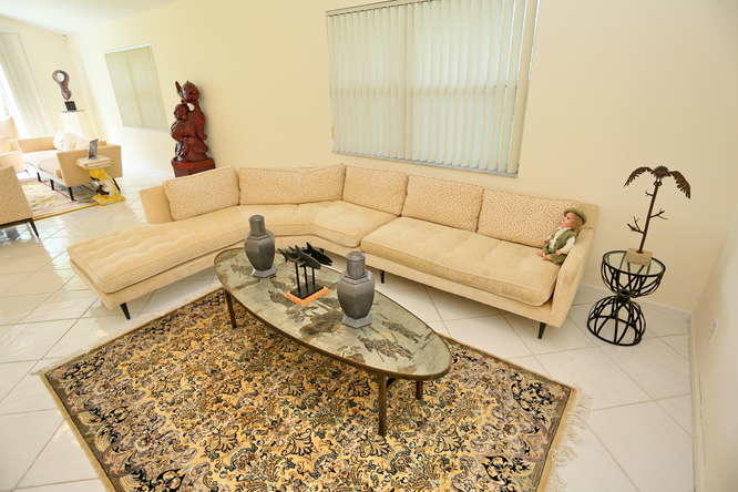 6829 Sun River Road Boynton Beach, FL 33437 - Photo 7 of 48 Light contemporary living room