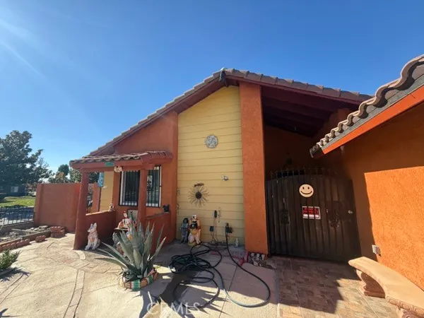 $2,400 | 13747 Vellanto Way, Moreno Valley, CA 92553