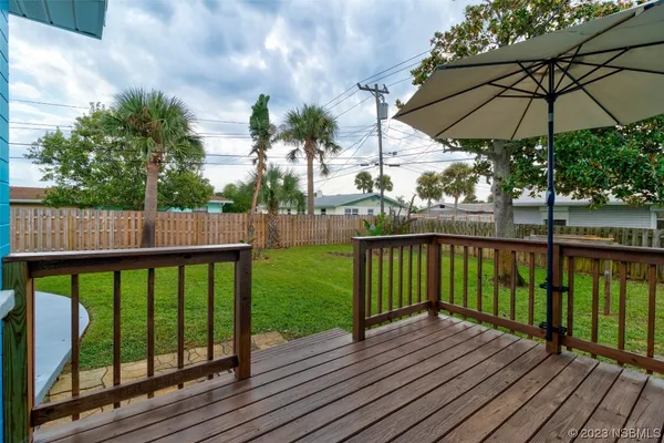 a view of deck with seating on deck