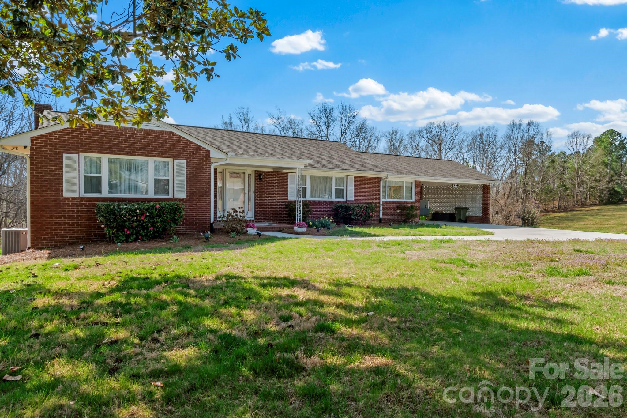 3291 Burton Road Thomasville, NC 27360 - Photo 3 of 48 Gallery Image 3