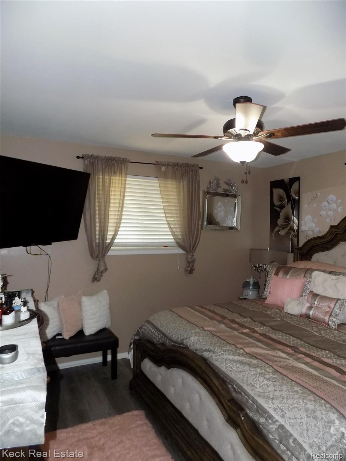 5037 Harding Street Wayne, MI 48184 - Photo 16 of 21 DSCN2869.JPG