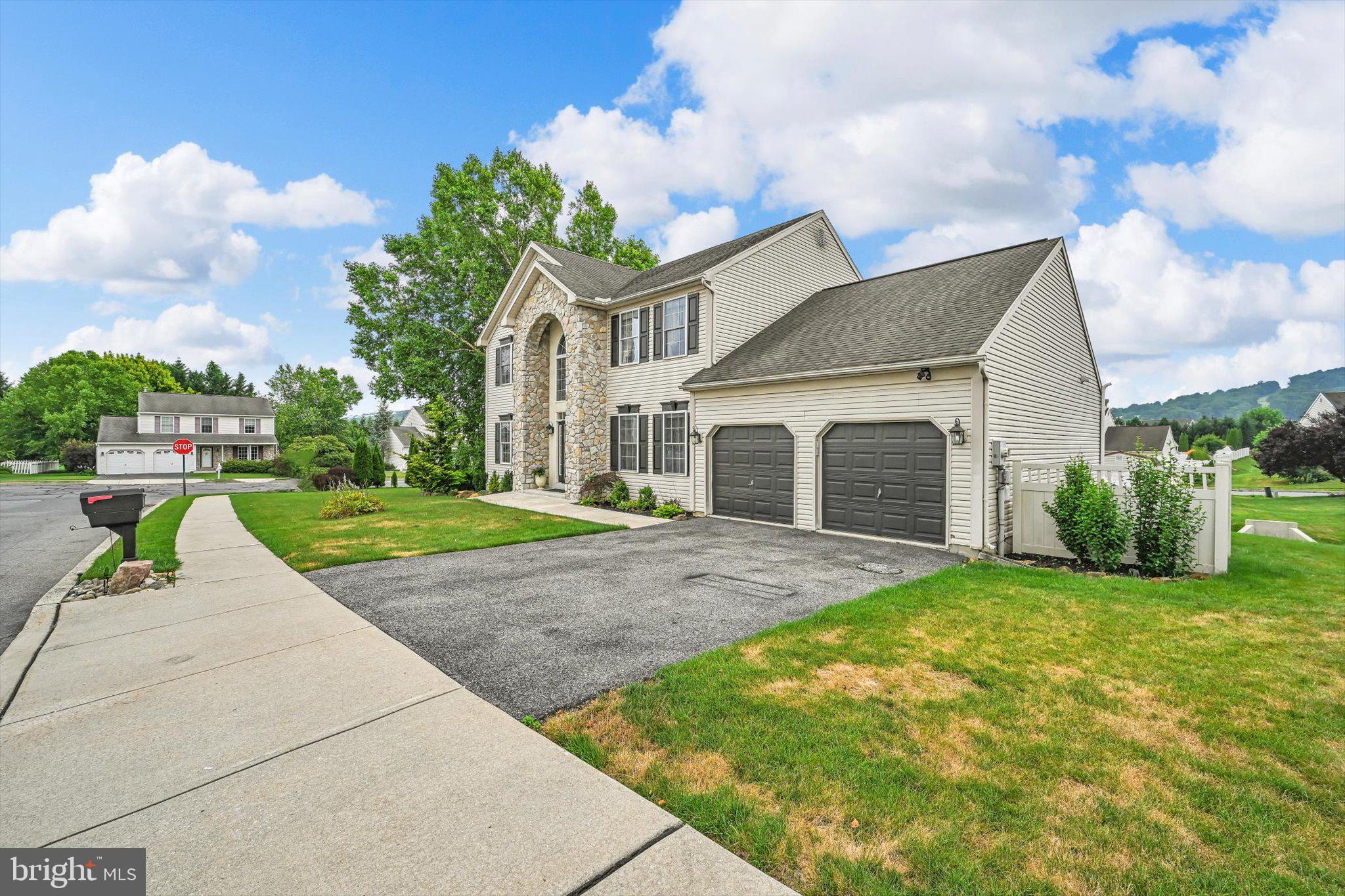 21 Shelly Drive Sinking Spring, PA 19608 - Photo 4 of 51