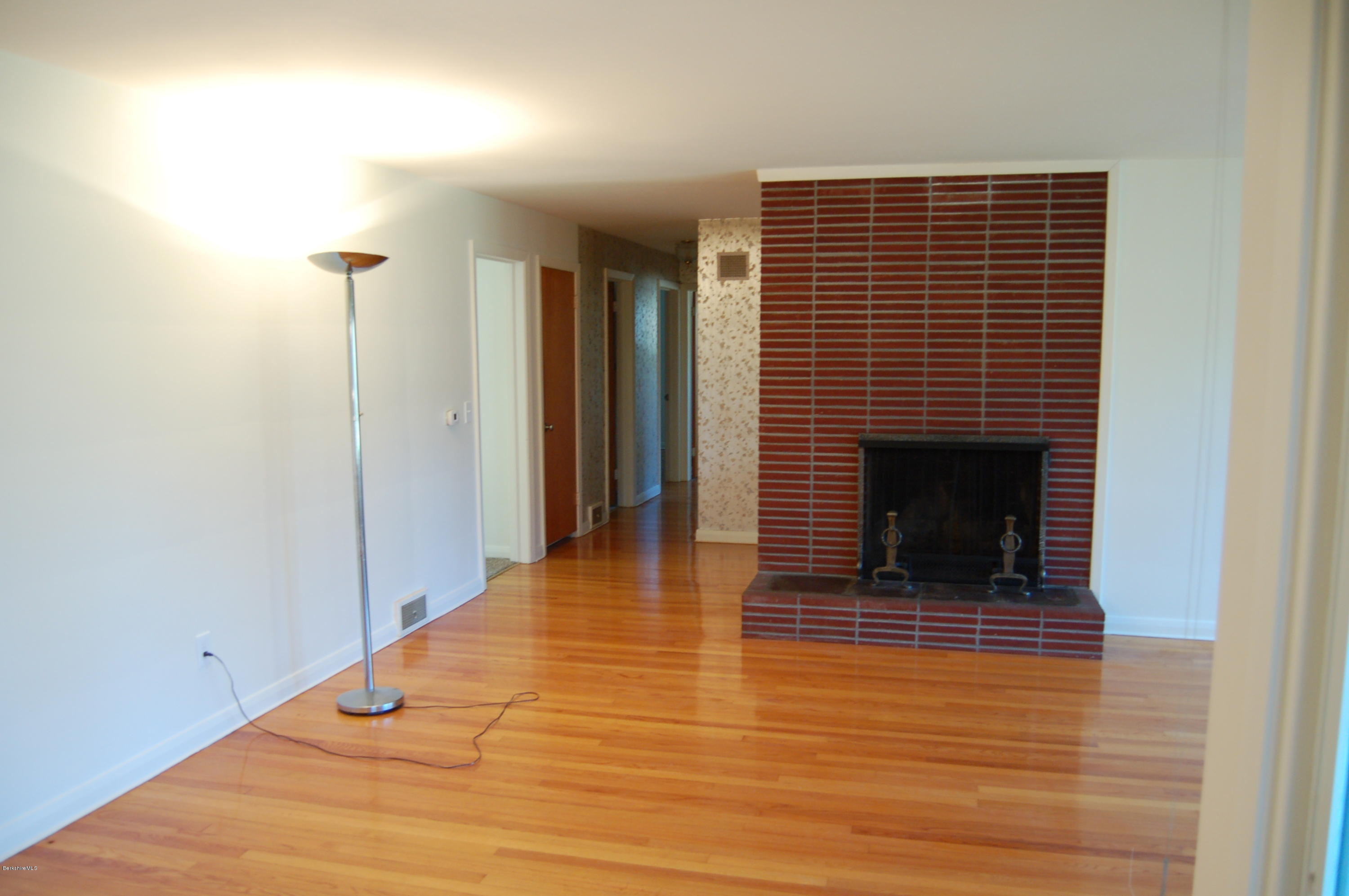 78 Kittredge Road Pittsfield, MA 01201 - Photo 5 of 19 Livingroom 3