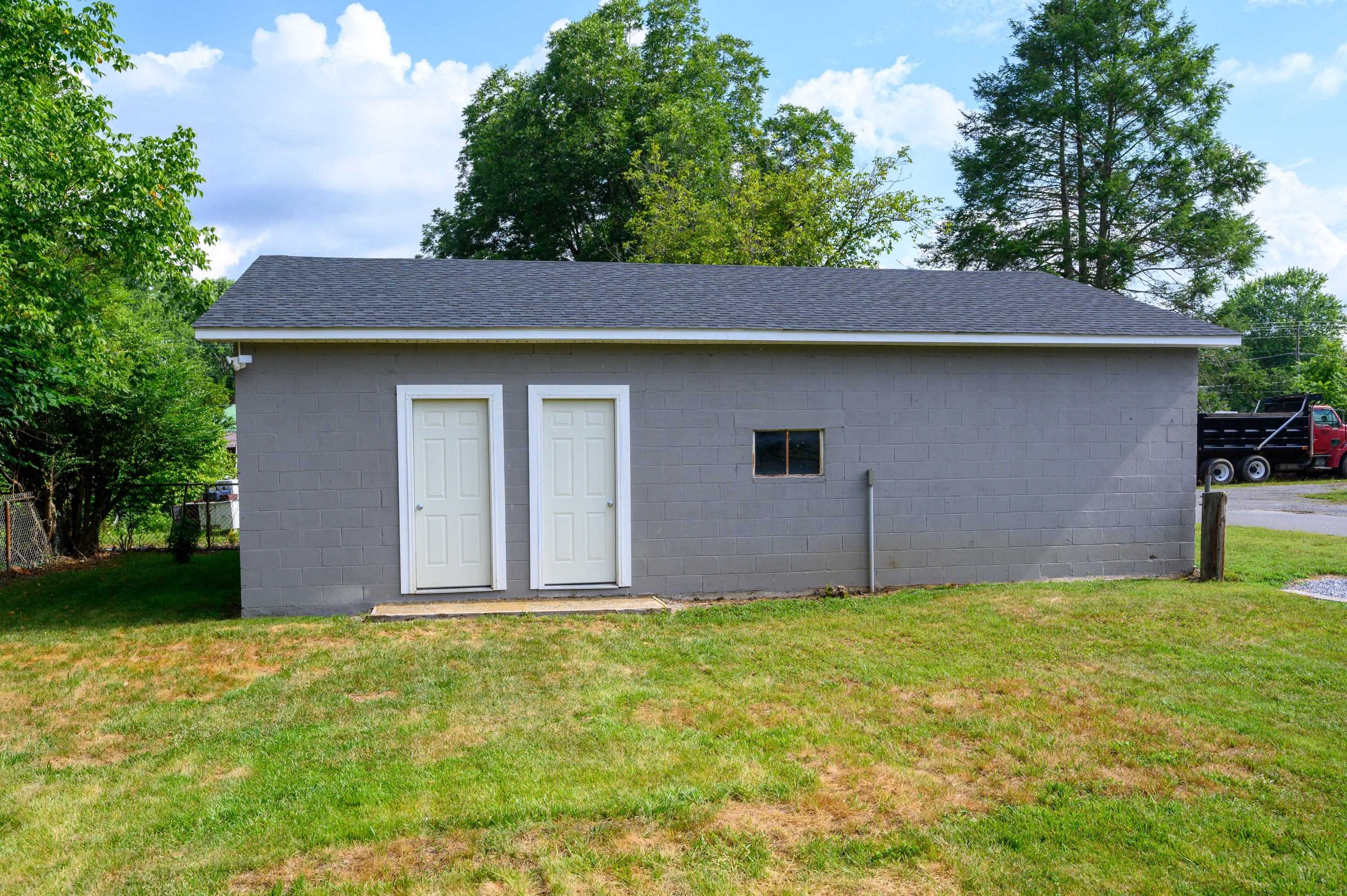 441 Walnut Street Erwin, TN 37650 - Photo 41 of 45 Walnut-36