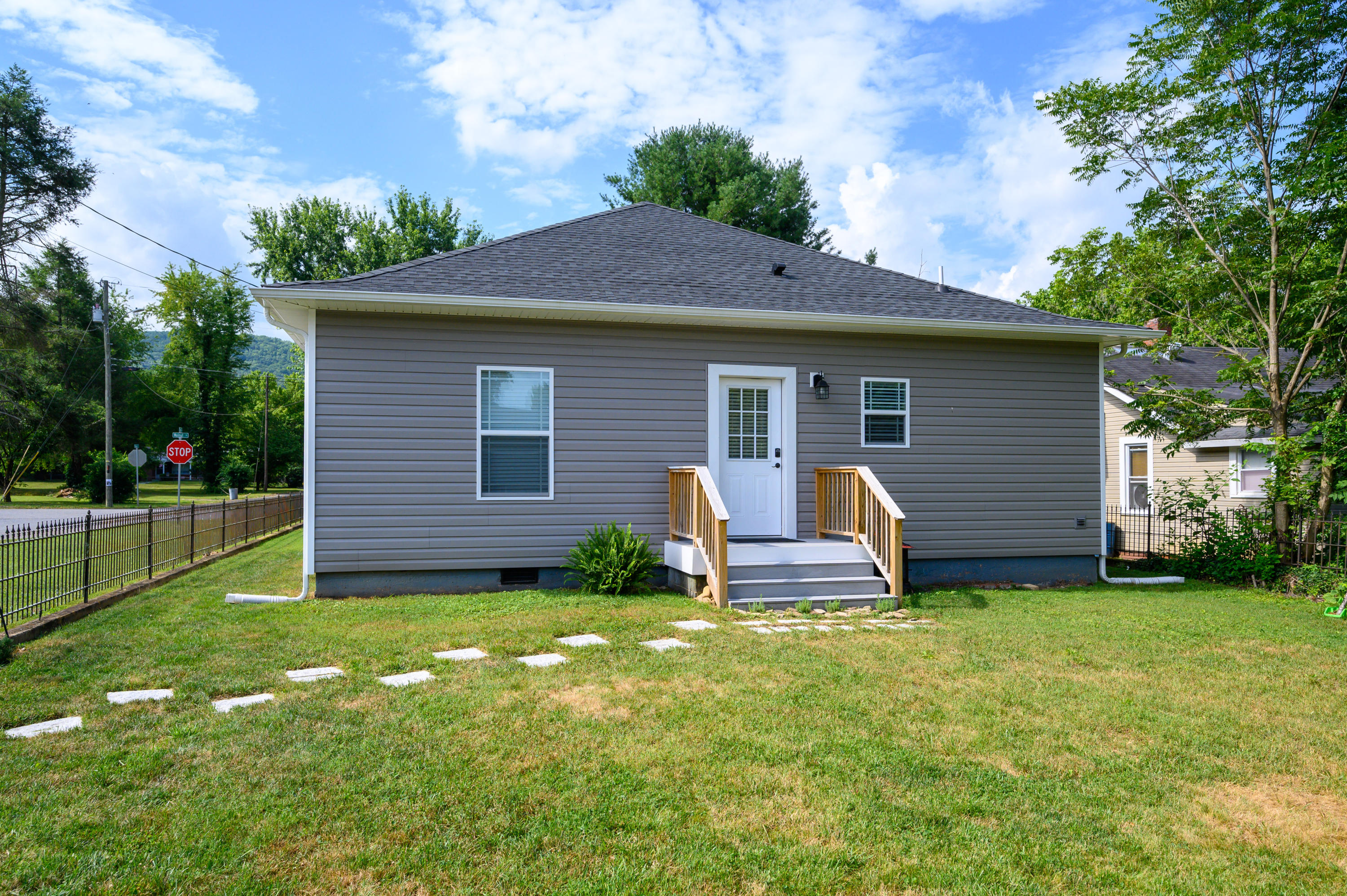 441 Walnut Street Erwin, TN 37650 - Photo 45 of 45 Walnut-32