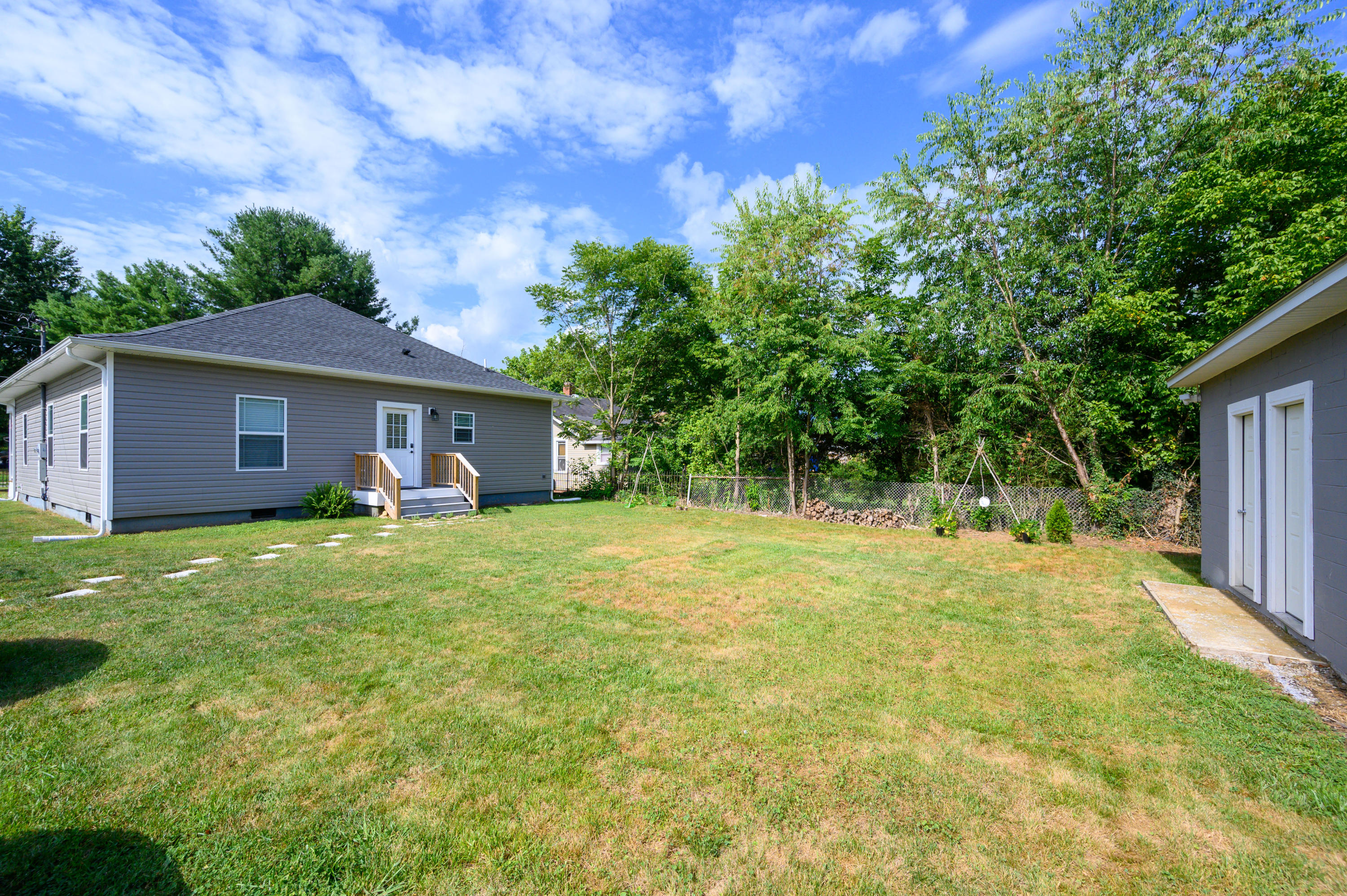 441 Walnut Street Erwin, TN 37650 - Photo 8 of 45 Walnut-41