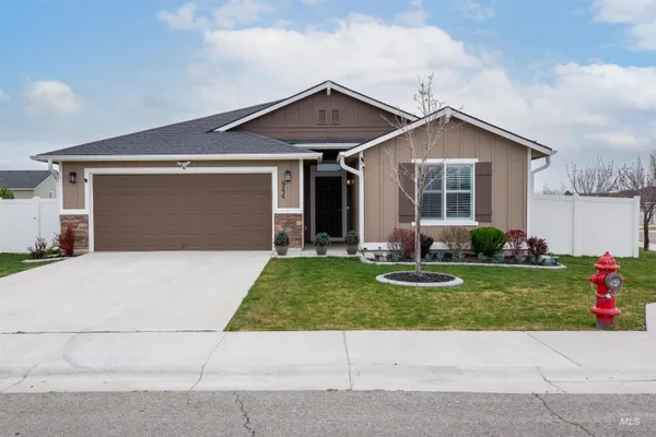 $449,900 | 944 South Rangipo Avenue, Kuna, ID 83634