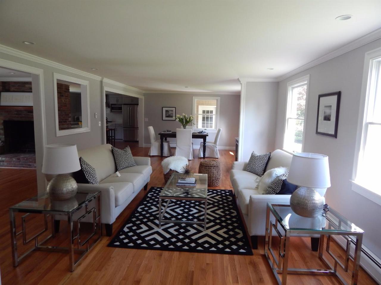 163 Fuller Road Centerville, MA 02632 - Photo 10 of 23 a living room with furniture