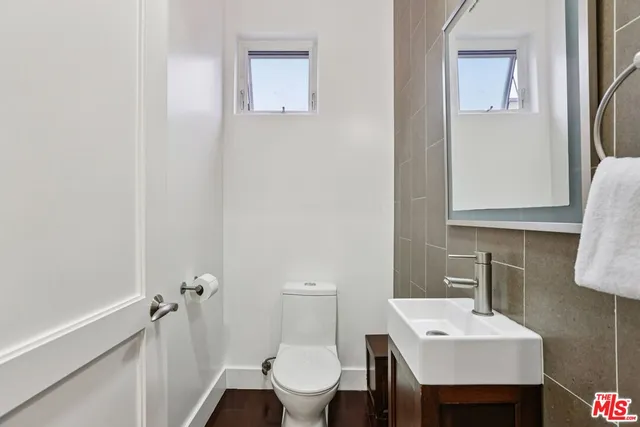 $1,395,000 | 438 Arnaz Drive, Unit 103, Los Angeles, CA 90048