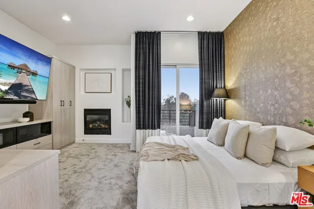 $1,395,000 | 438 Arnaz Drive, Unit 103, Los Angeles, CA 90048