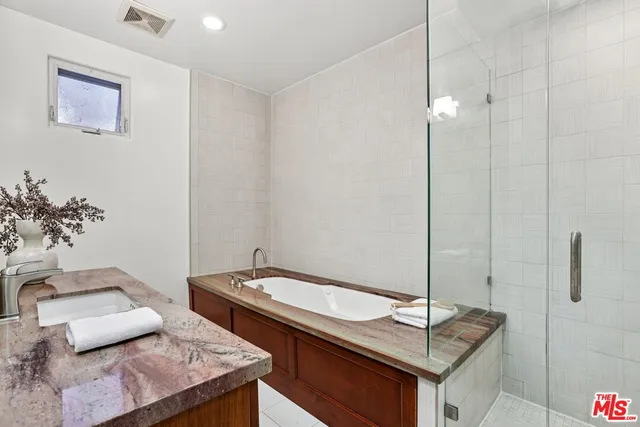 $1,395,000 | 438 Arnaz Drive, Unit 103, Los Angeles, CA 90048