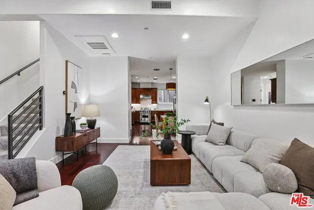 $1,395,000 | 438 Arnaz Drive, Unit 103, Los Angeles, CA 90048