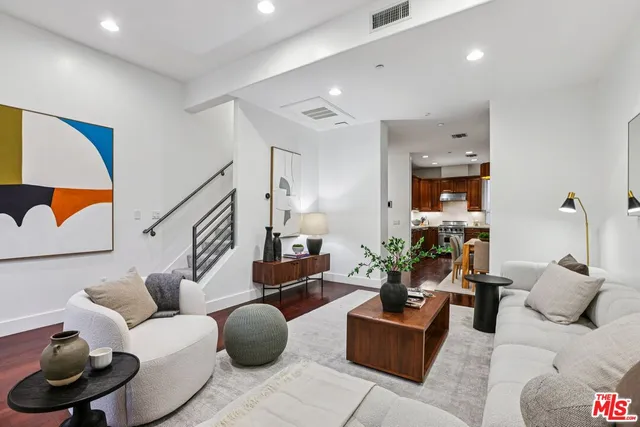 $1,395,000 | 438 Arnaz Drive, Unit 103, Los Angeles, CA 90048