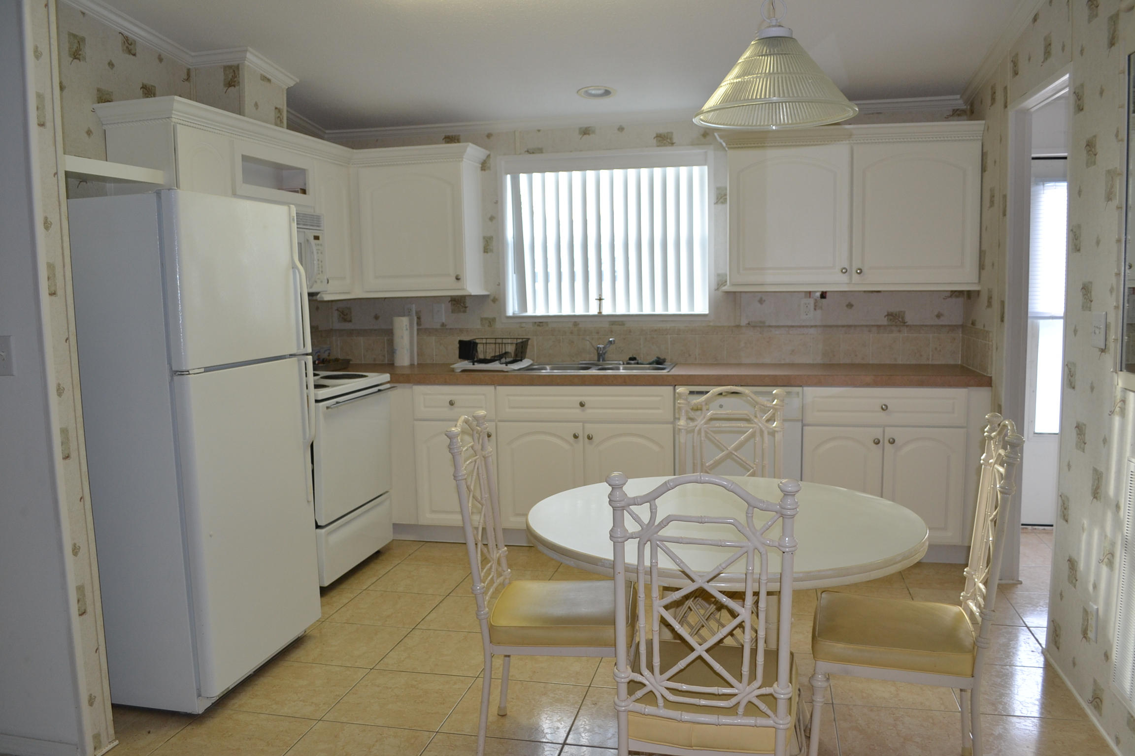 8261 South Street Boca Raton, FL 33433 - Photo 4 of 30 Kitchen 3