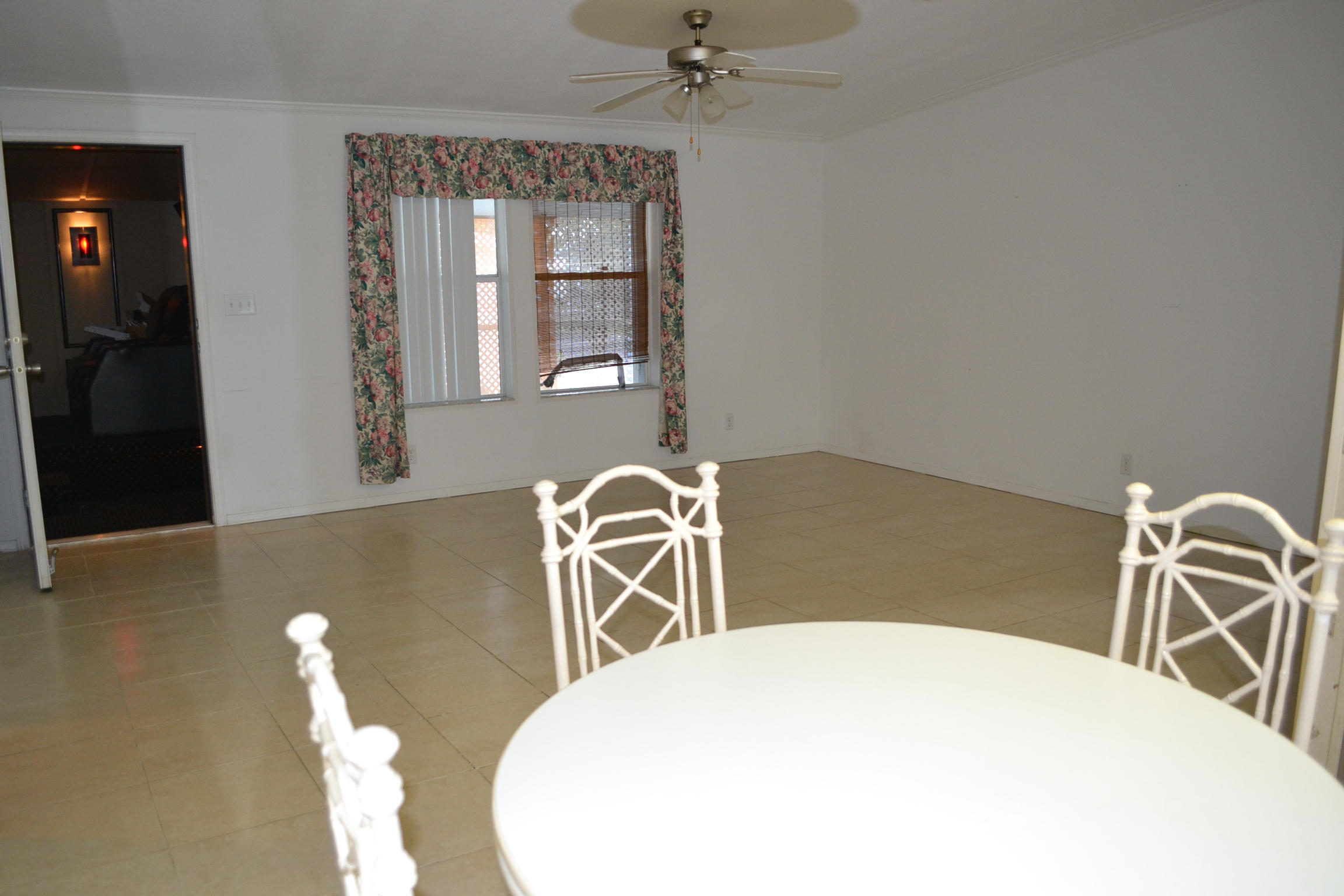 8261 South Street Boca Raton, FL 33433 - Photo 5 of 30 Kitchen/Living Room 1